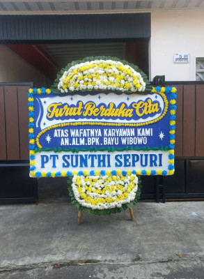 Papan Bunga Duka di Teluk Deya